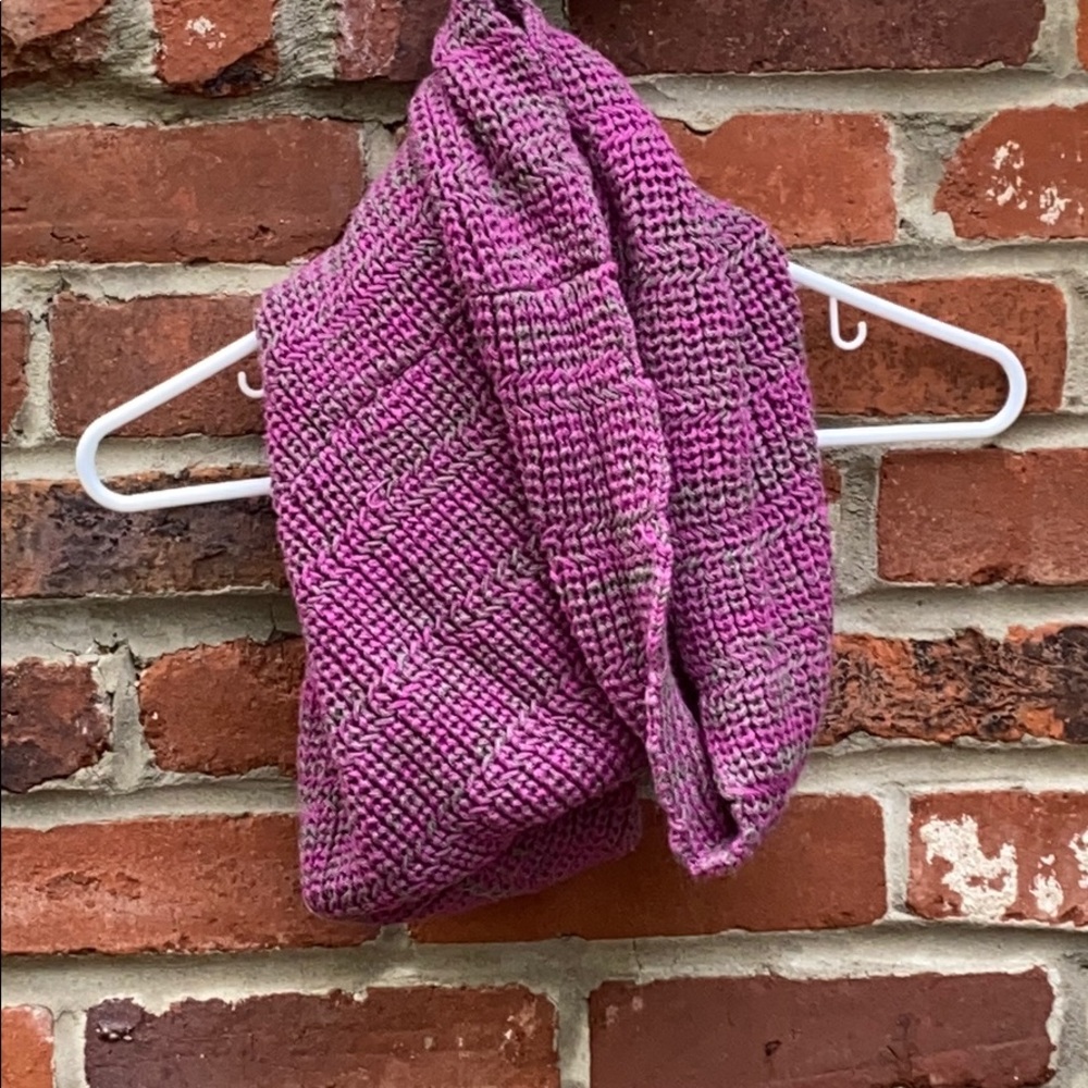 Women’s scarf